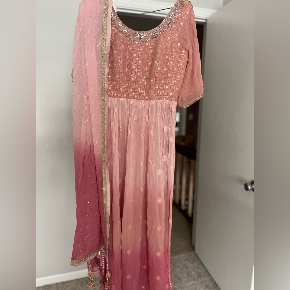 Beautiful palazzo suit for sale - Pastel pink color